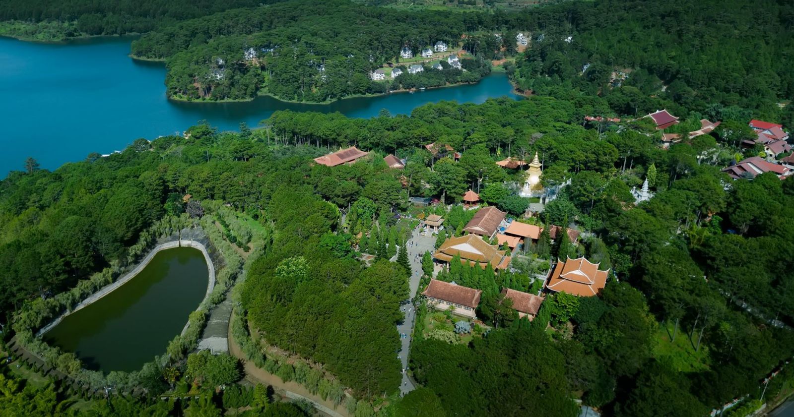 Flycam: Thiền viện Trúc Lâm Đà Lạt - Núi Phụng Hoàng