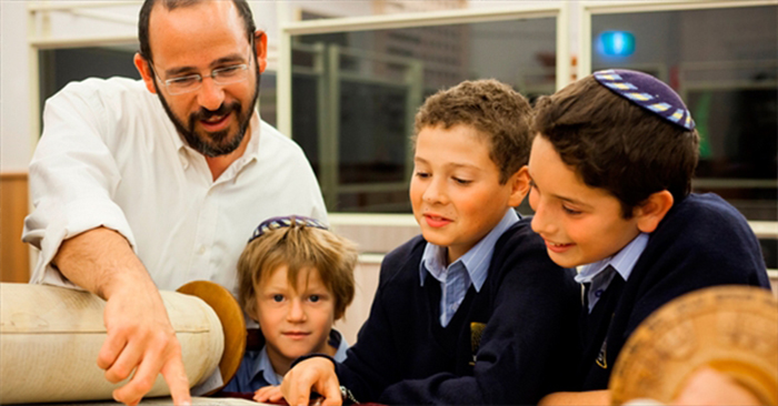 10 bí quyết dạy con trở thành đứa trẻ “thông thái” của người Do Thái