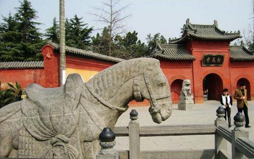 Ngôi chùa dựng xây từ giấc mơ của Hán Minh Đế.